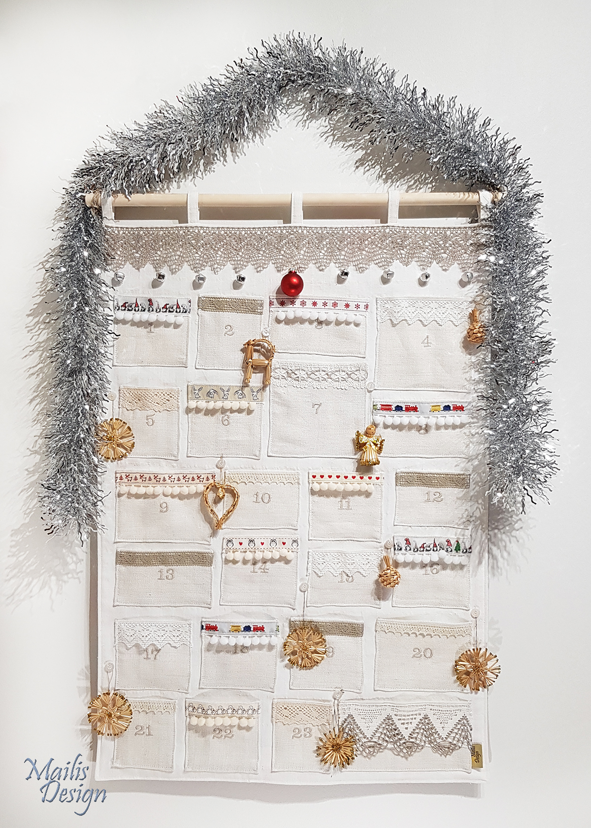 Advendikalender, linane 53 x 74 cm, valge, 24 taskuga, kuljustega