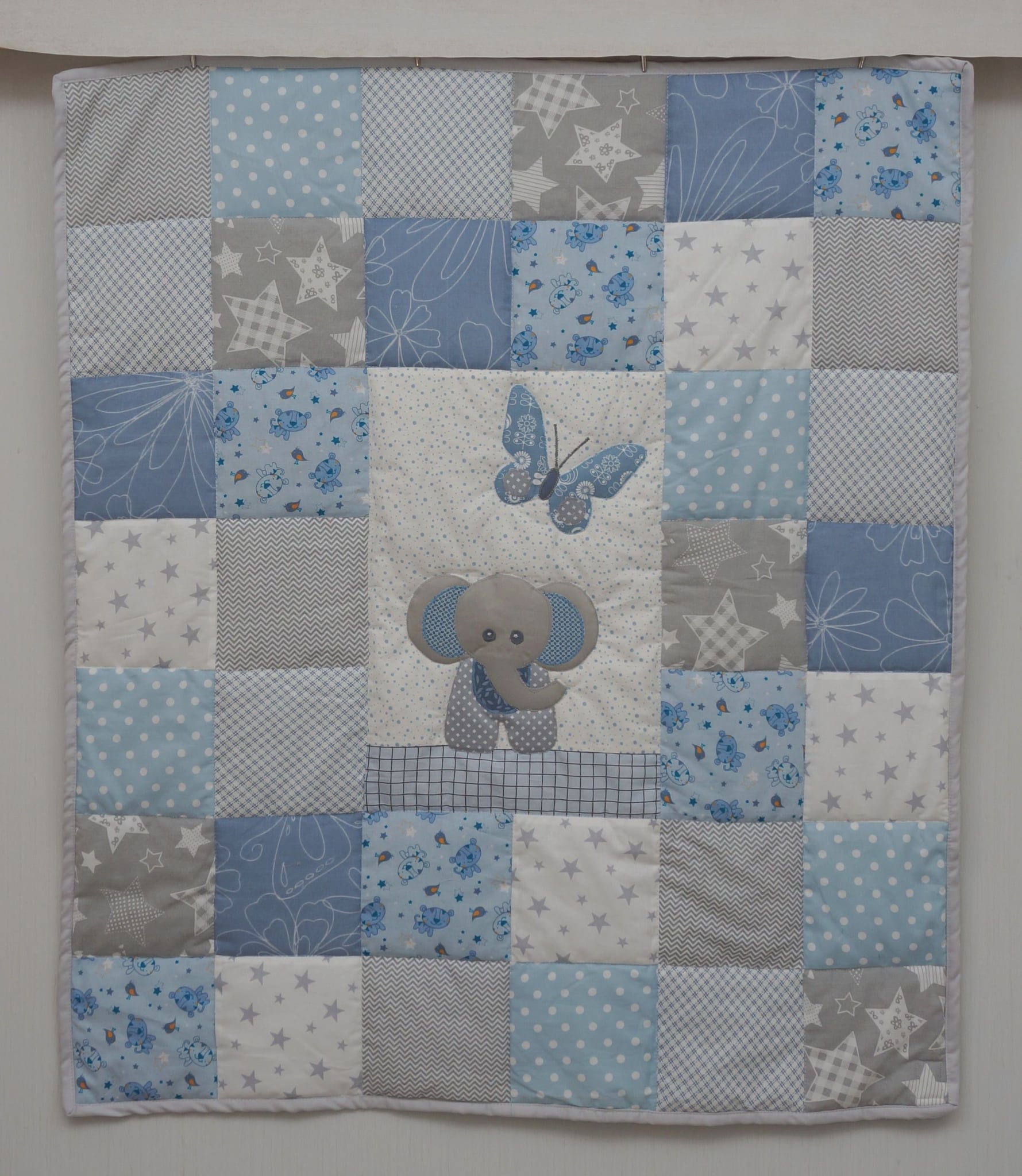 2608 Baby Quilt 01 Elephant blue